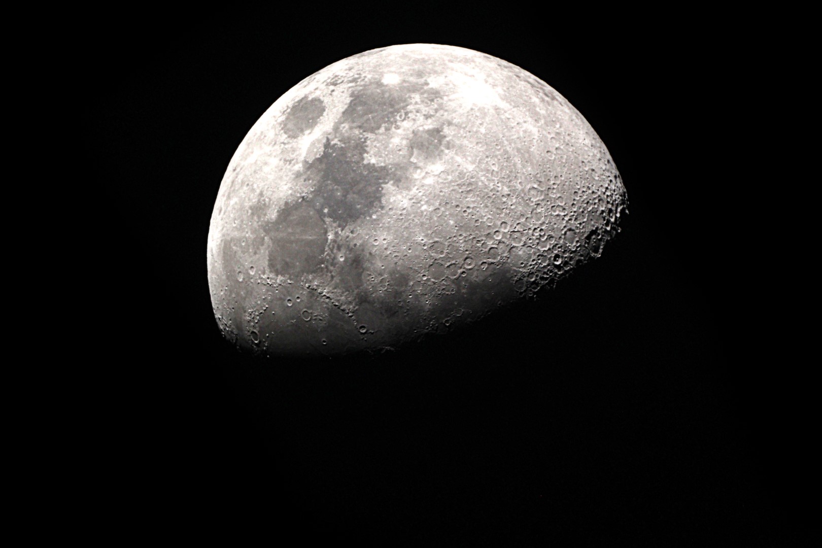 https://www.lecosmographe.com/wp-content/uploads/2021/10/lune-etoile-ou-planete.jpg